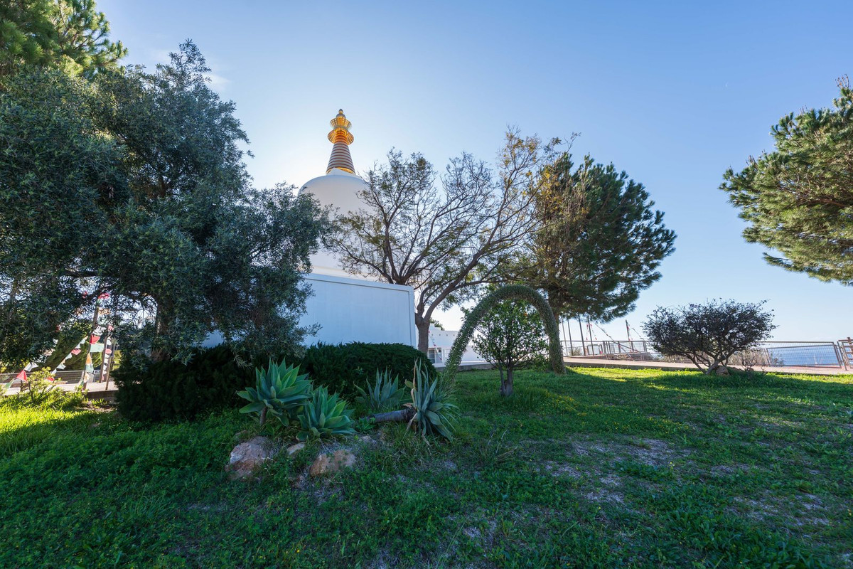 d880808dc3433423ae7d999f4b1e63b6 - 65