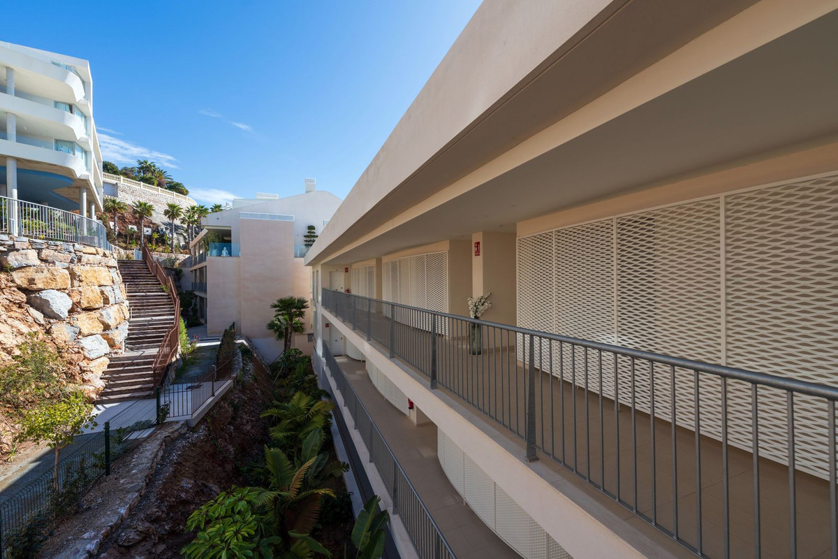 d880808dc3433423ae7d999f4b1e63b6 - 68