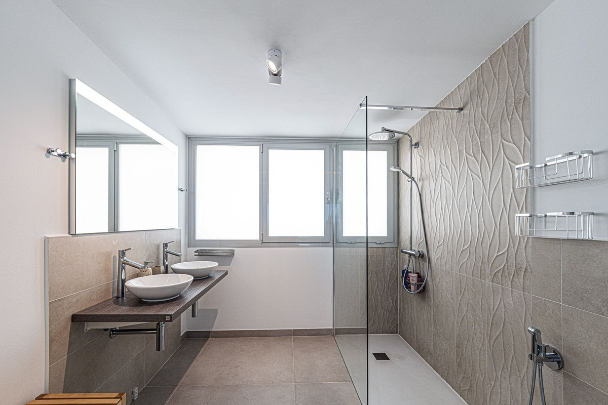 d880808dc3433423ae7d999f4b1e63b6 - 7