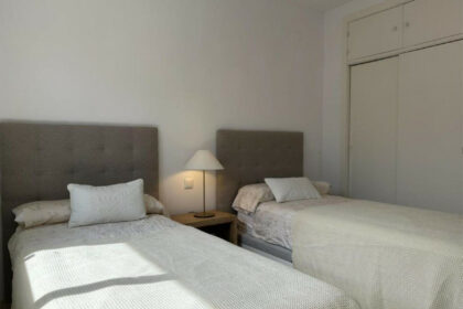 d90dfa568df731bf3137342f62b8c721 - 12