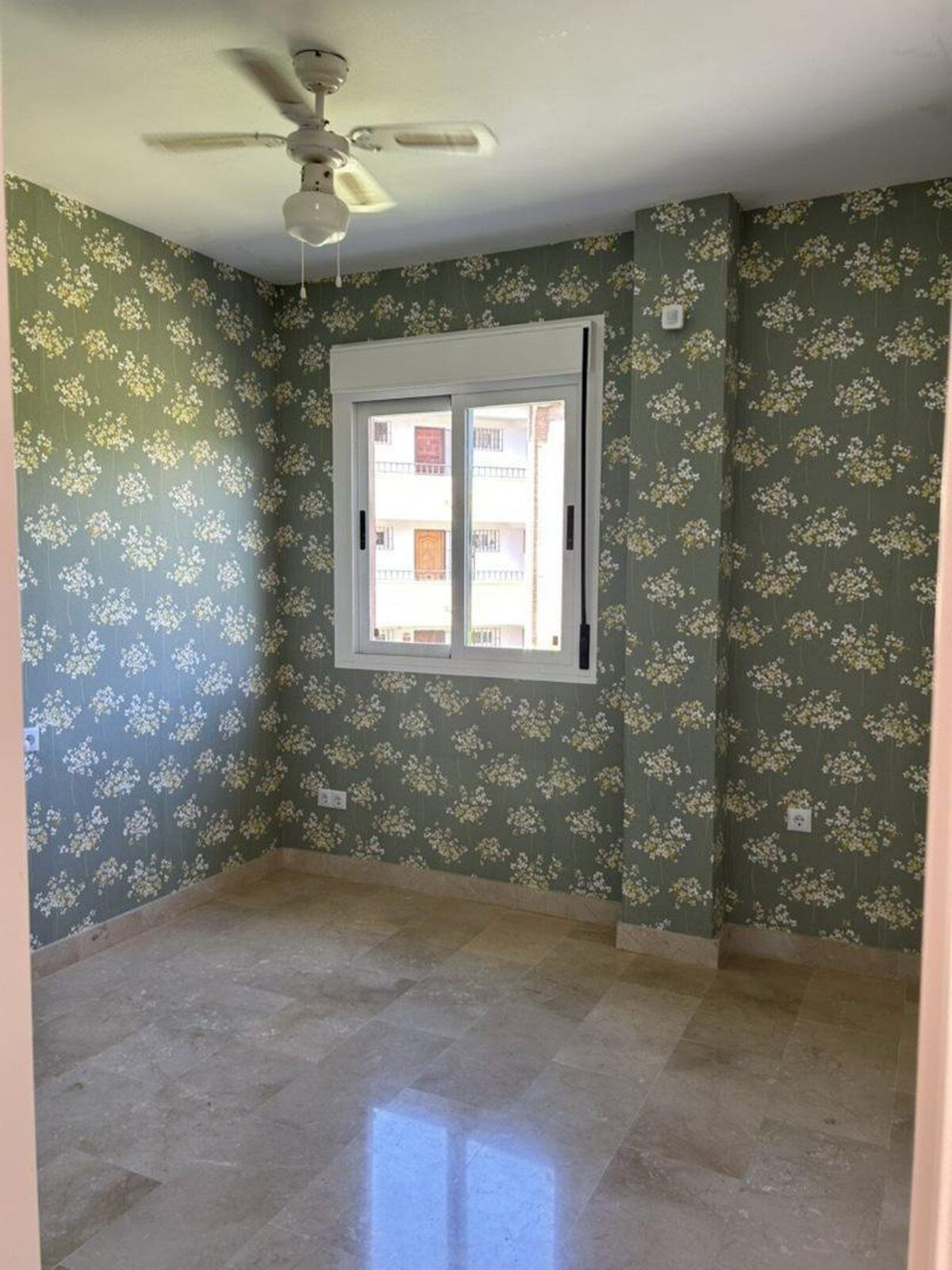 d90dfa568df731bf3137342f62b8c721 - 16