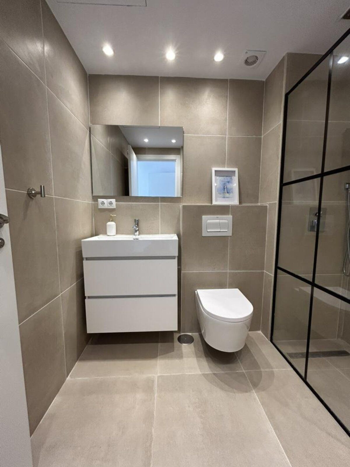 d90dfa568df731bf3137342f62b8c721 - 18