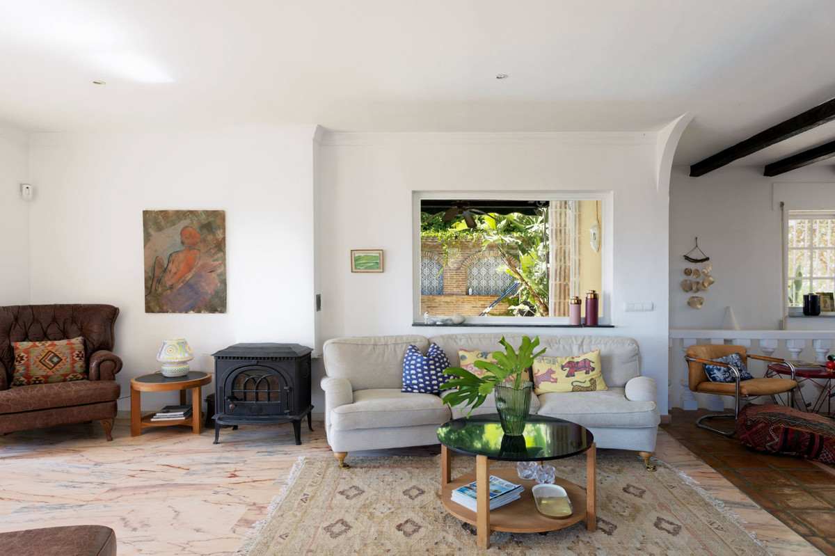 d92082aeba4b3db92f0f3622cf4a9cd2 - 22