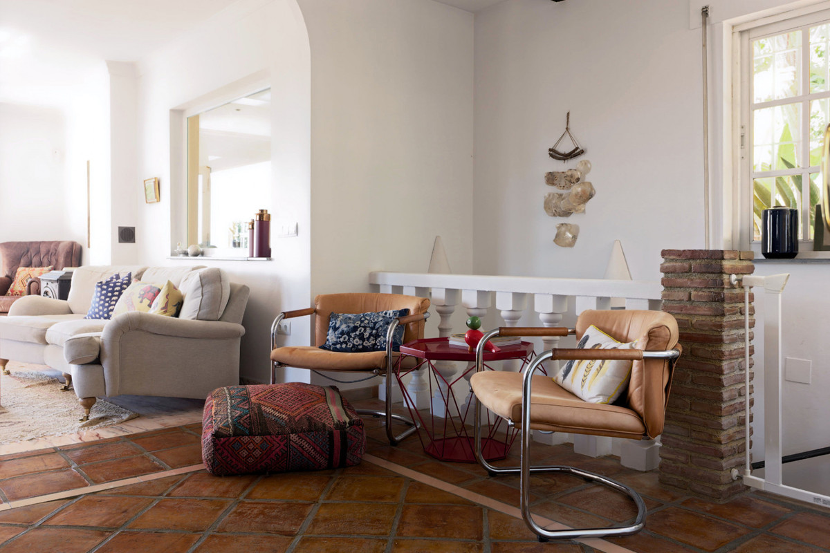 d92082aeba4b3db92f0f3622cf4a9cd2 - 24