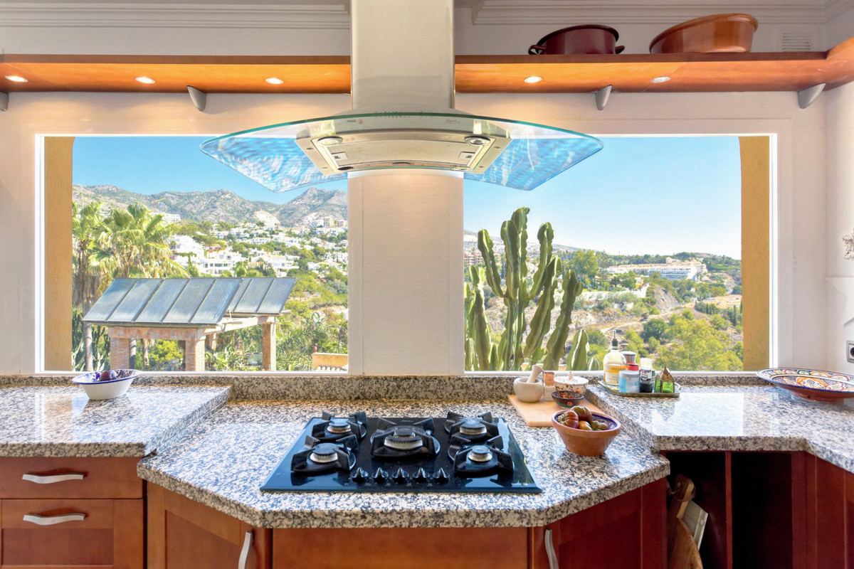 d92082aeba4b3db92f0f3622cf4a9cd2 - 30