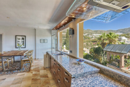 d92082aeba4b3db92f0f3622cf4a9cd2 - 32