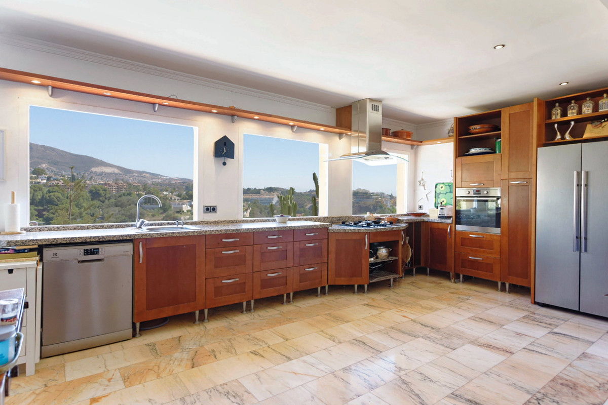 d92082aeba4b3db92f0f3622cf4a9cd2 - 33