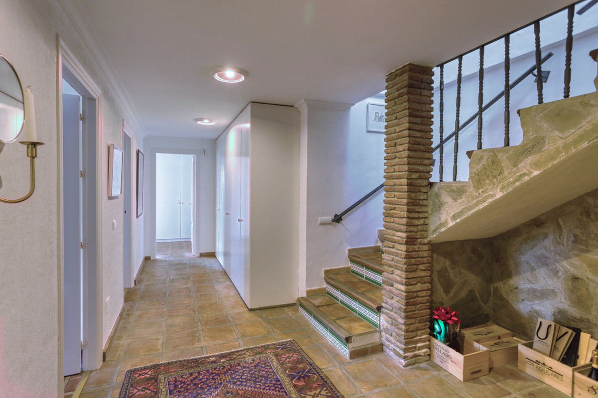 d92082aeba4b3db92f0f3622cf4a9cd2 - 40