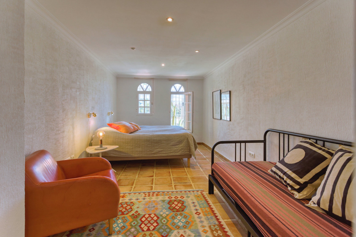 d92082aeba4b3db92f0f3622cf4a9cd2 - 46