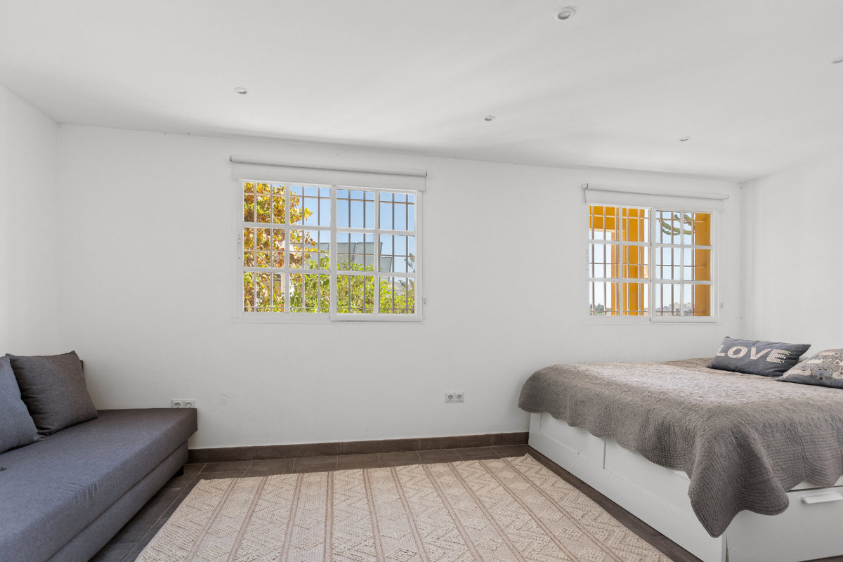 d92082aeba4b3db92f0f3622cf4a9cd2 - 51