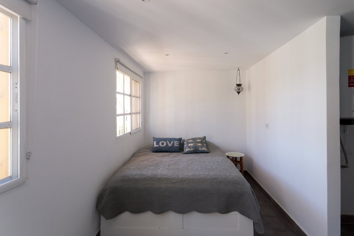 d92082aeba4b3db92f0f3622cf4a9cd2 - 52