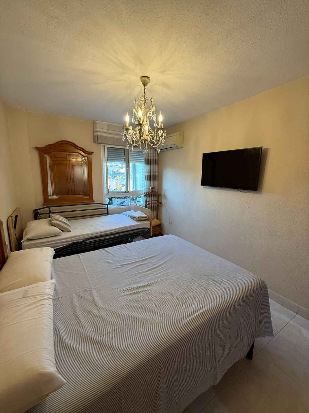 d9c0fd9b5b4c9ea2f24fa457f675b68a - 12