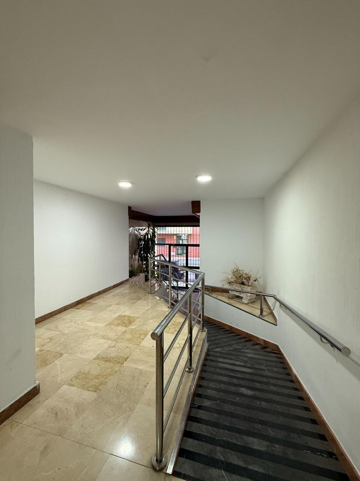 d9c0fd9b5b4c9ea2f24fa457f675b68a - 28