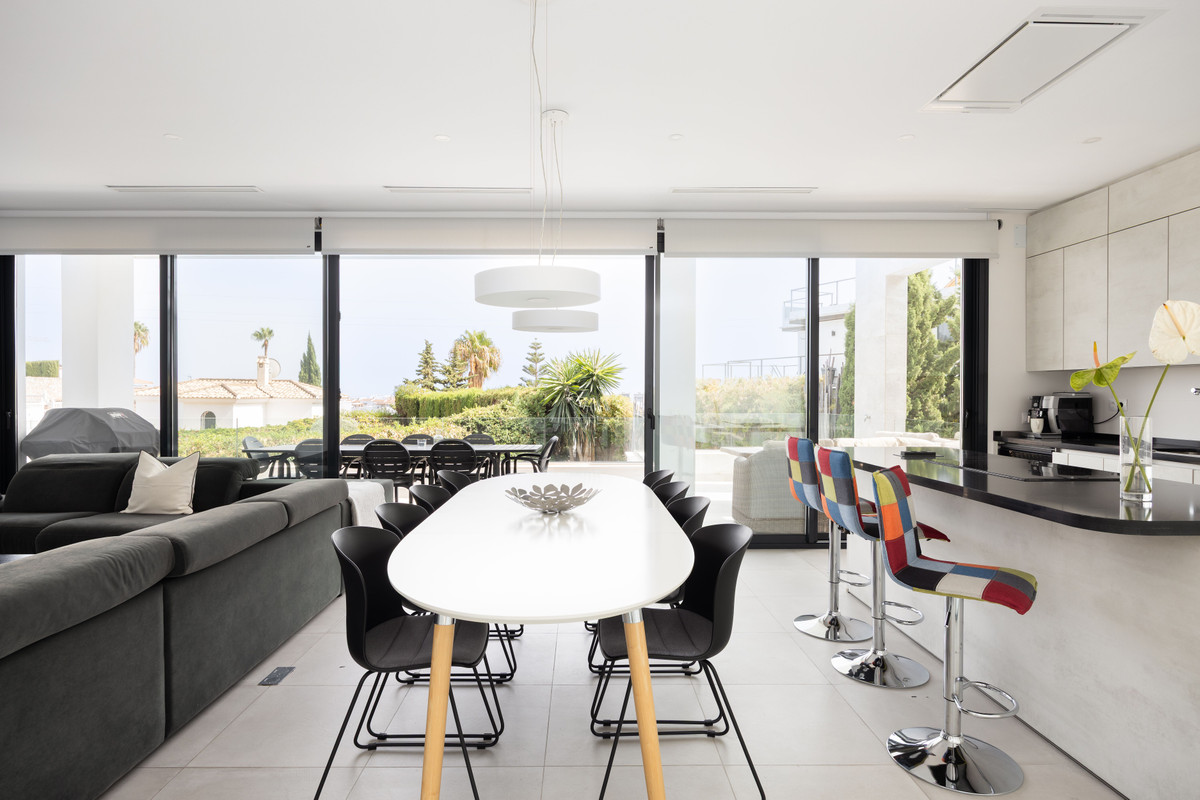 dafc45f5da91034585709b4b47af8971 - 12