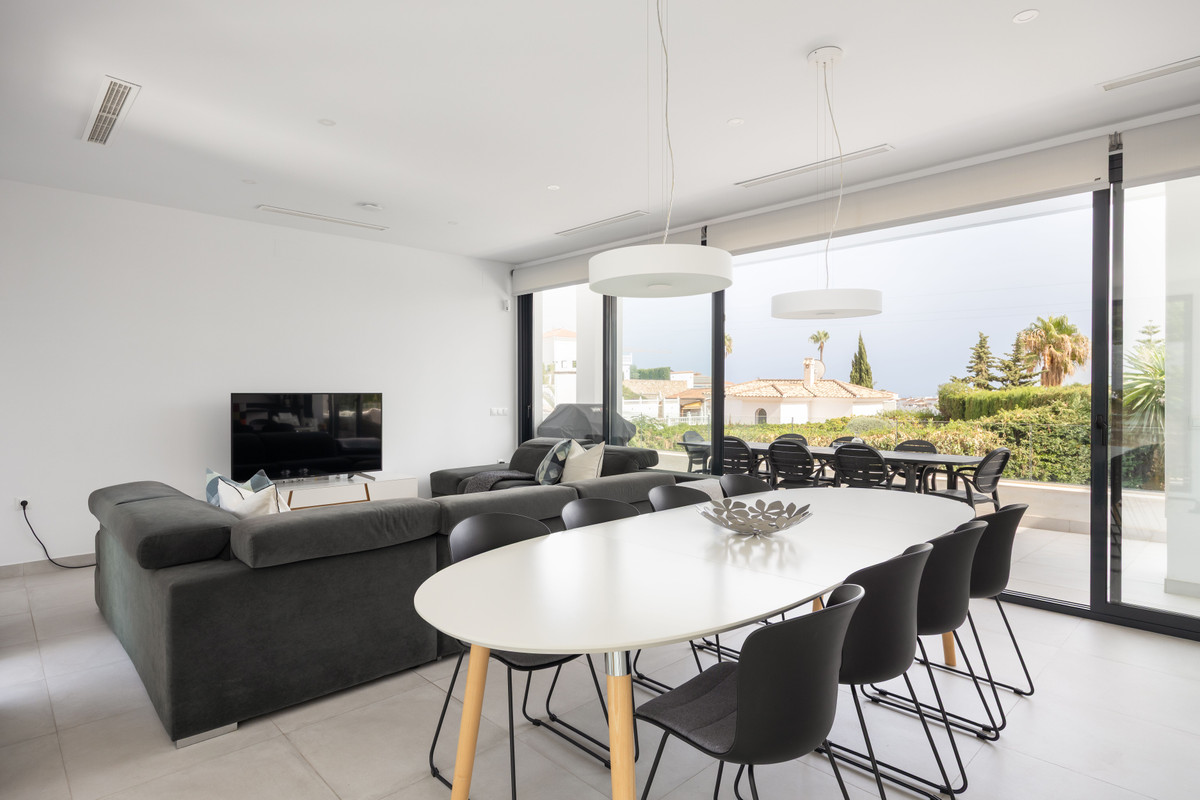 dafc45f5da91034585709b4b47af8971 - 13