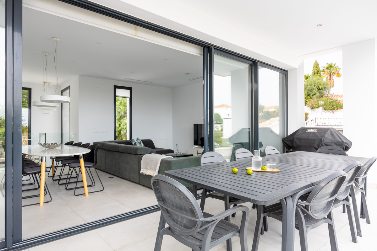 dafc45f5da91034585709b4b47af8971 - 24