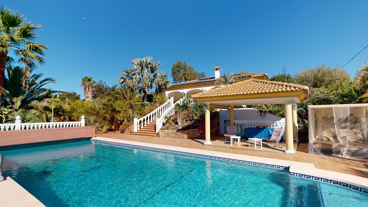 dbbcca3582682a9db7f469b7ed2e5a74 - 1