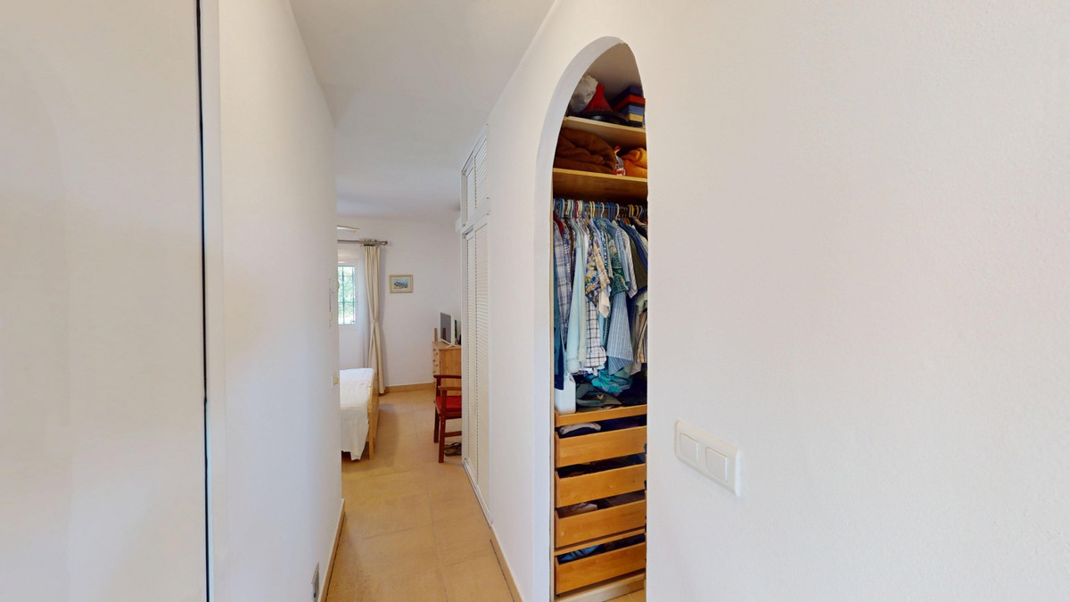 dbbcca3582682a9db7f469b7ed2e5a74 - 13