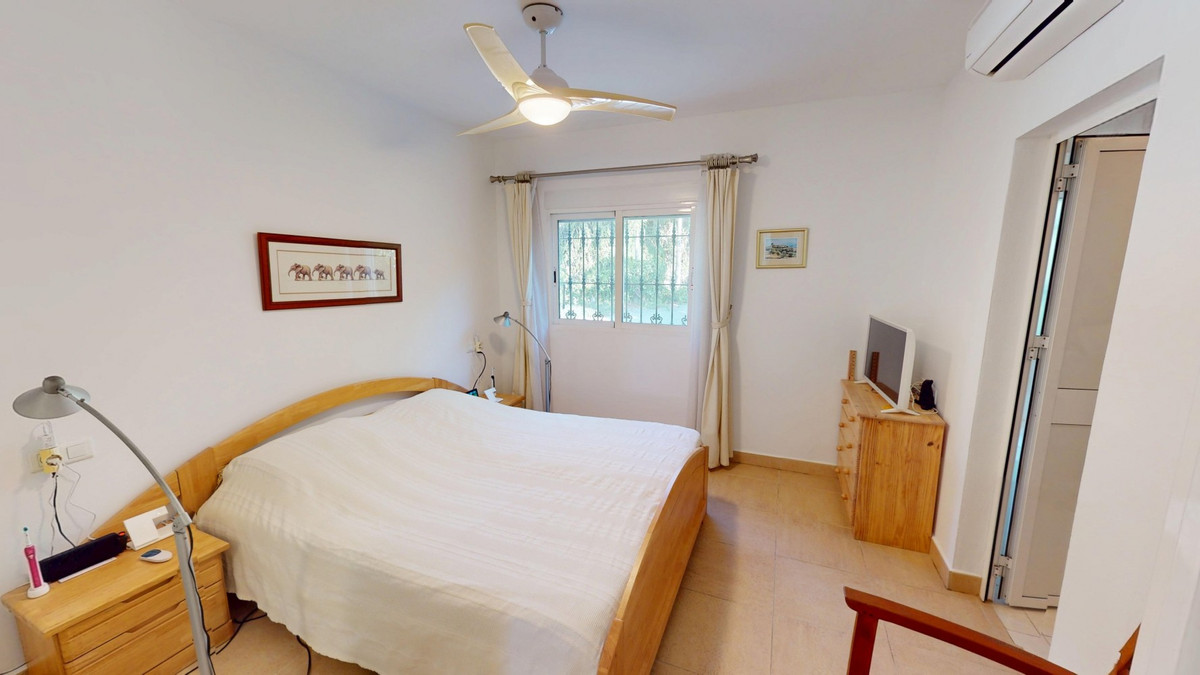 dbbcca3582682a9db7f469b7ed2e5a74 - 15