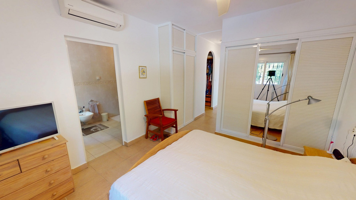 dbbcca3582682a9db7f469b7ed2e5a74 - 16