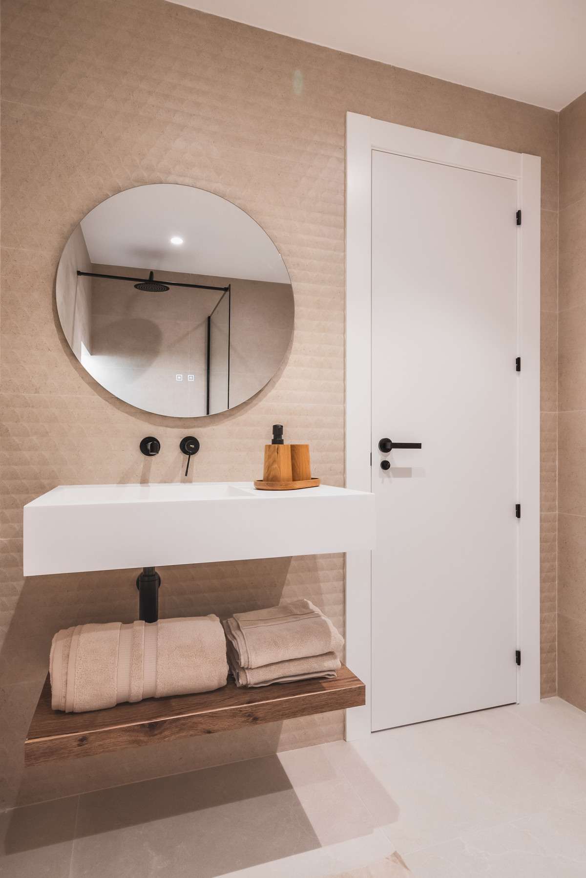 dbe81719f38c7fc793135b22cee8cd67 - 21