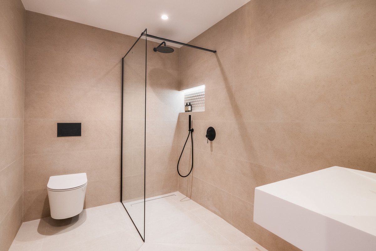 dbe81719f38c7fc793135b22cee8cd67 - 25