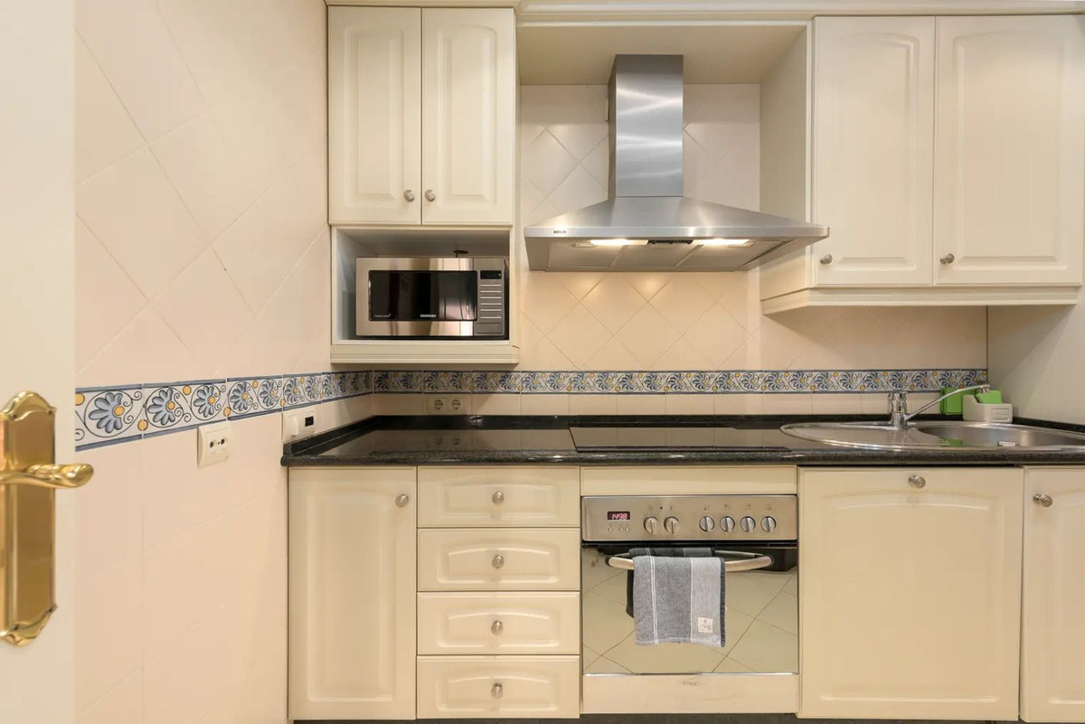 dc5f945509c3fa54221f74b2c1a003e5 - 13