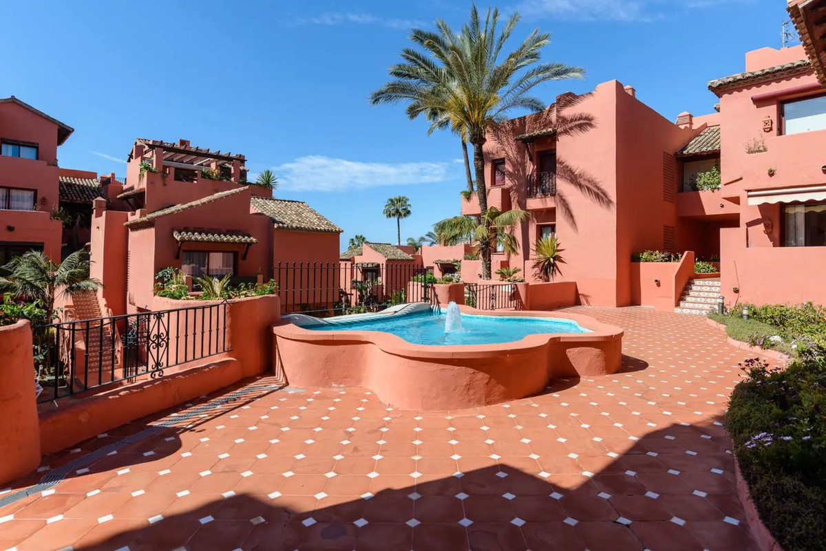 dc5f945509c3fa54221f74b2c1a003e5 - 25