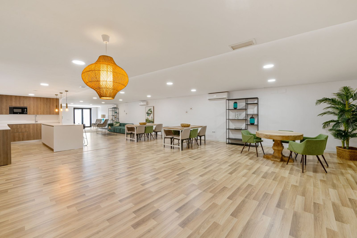 ddbd2e985759a4cdf32616f88abce213 - 20