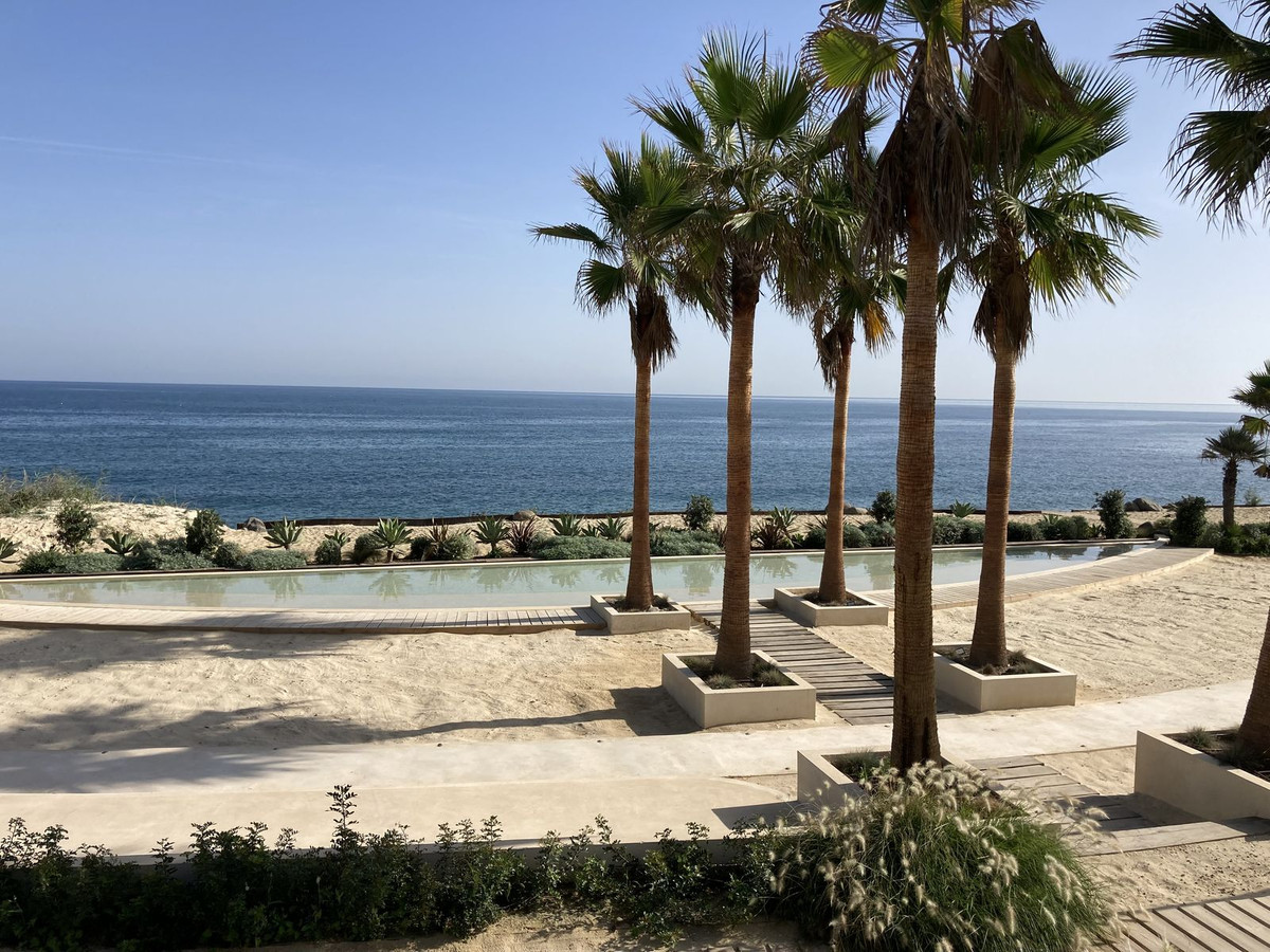 ddbd2e985759a4cdf32616f88abce213 - 22