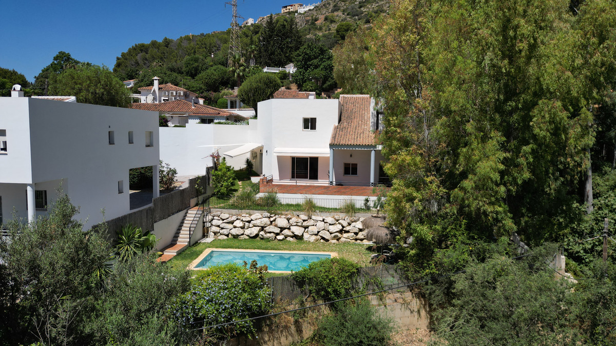 de3703fa77a6021b2a0475fb19bcc285 - 11