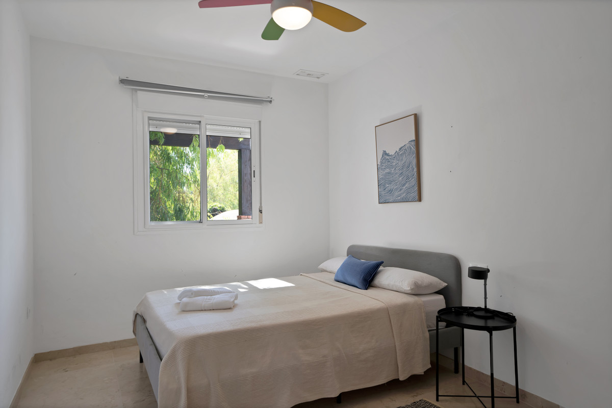 de3703fa77a6021b2a0475fb19bcc285 - 18