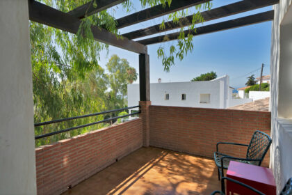 de3703fa77a6021b2a0475fb19bcc285 - 24