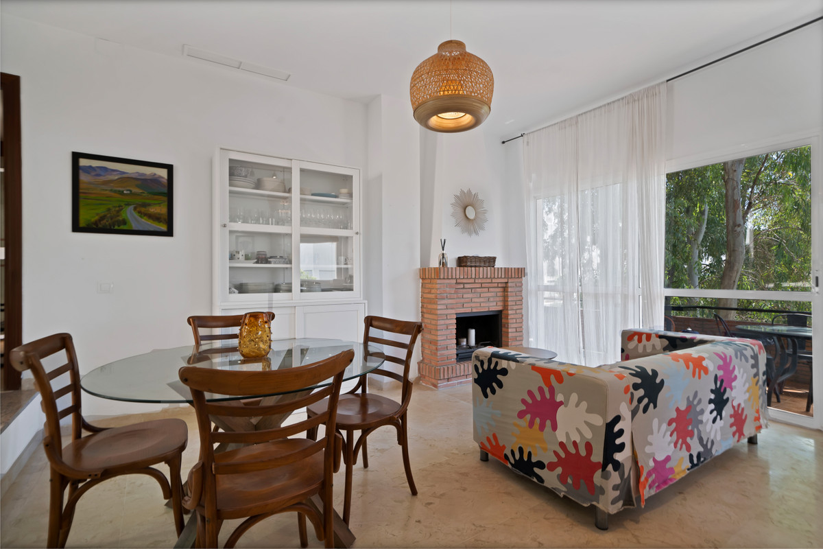 de3703fa77a6021b2a0475fb19bcc285 - 41