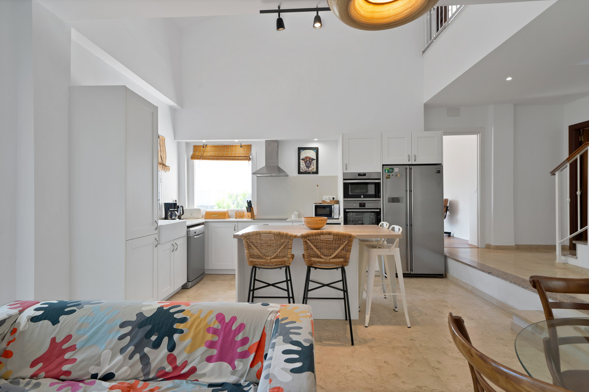 de3703fa77a6021b2a0475fb19bcc285 - 43