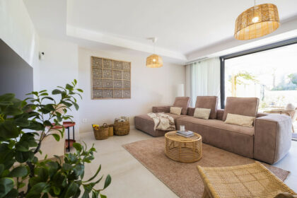 deb076a698587adc13458b0cb72f6dbd - 13