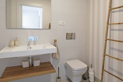 deb076a698587adc13458b0cb72f6dbd - 30