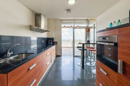 e020722de7f13f1157393f74e01e85a0 - 14