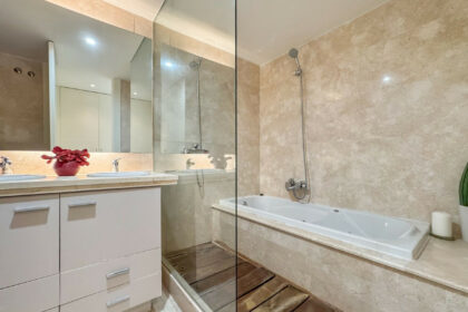 e020722de7f13f1157393f74e01e85a0 - 24