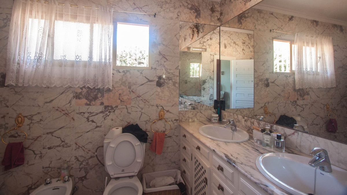 e1603dd5d5003538b02290e57640b9cf - 14