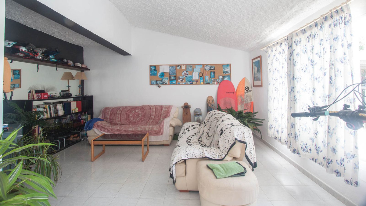 e1603dd5d5003538b02290e57640b9cf - 16