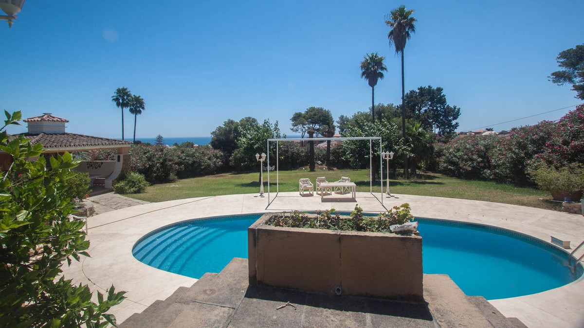 e1603dd5d5003538b02290e57640b9cf - 24