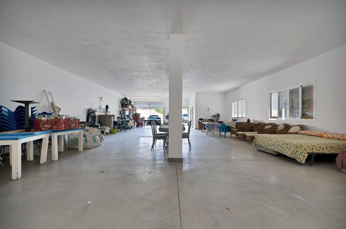 e24fb36d86e8ec74fb726241cd98b681 - 14