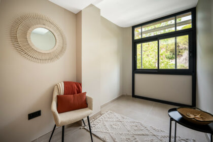 e29c31a728a98a697a42c5f6c6b0d3e8 - 21