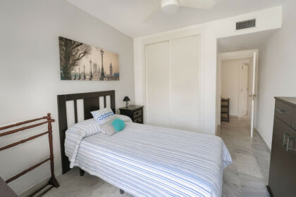 e3f63df25a3ff3152a93529a743861c4 - 15