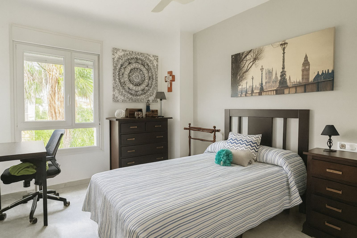 e3f63df25a3ff3152a93529a743861c4 - 16