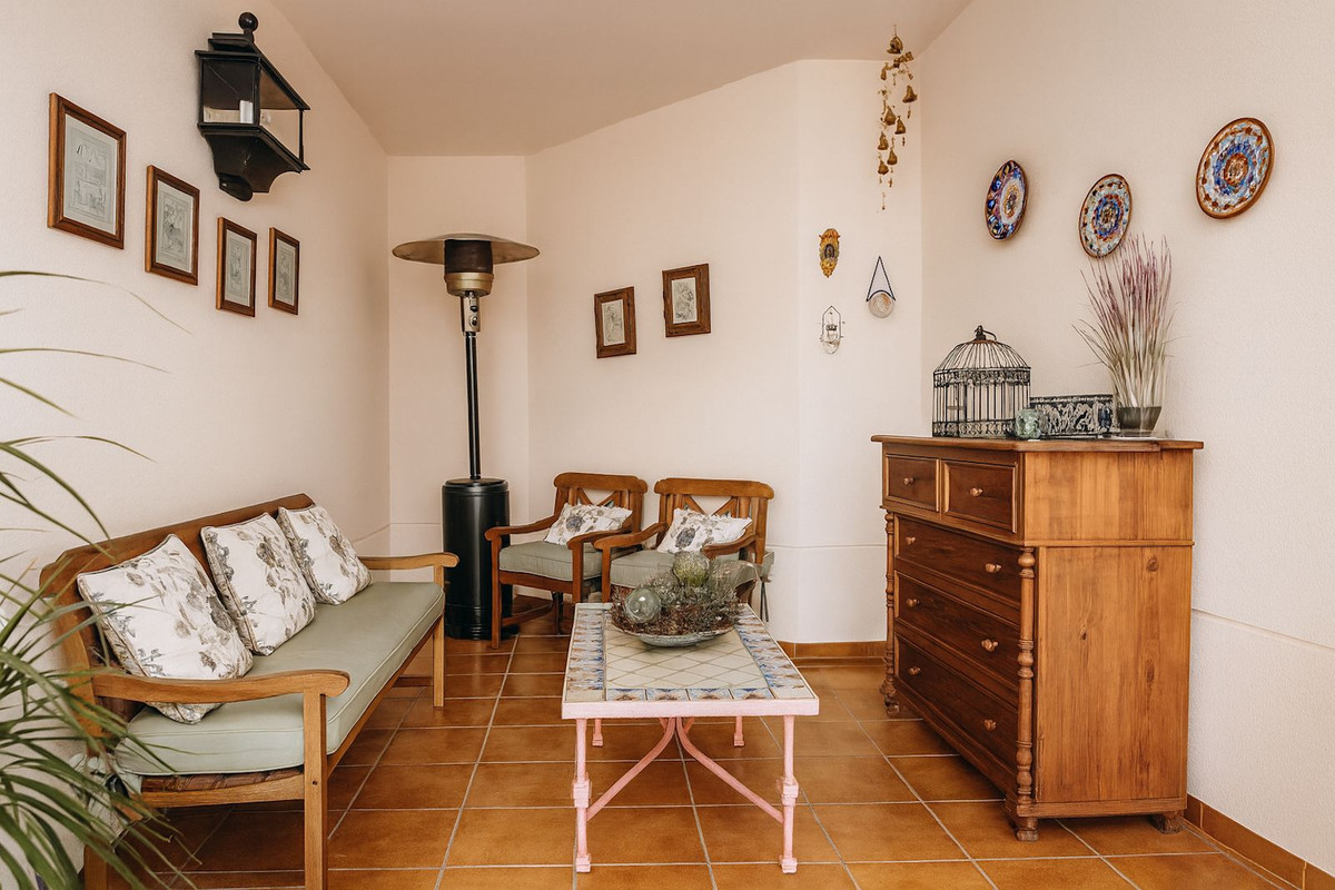 e3f63df25a3ff3152a93529a743861c4 - 22