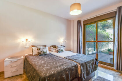 e43f96aa2312674238611199b654f74a - 12