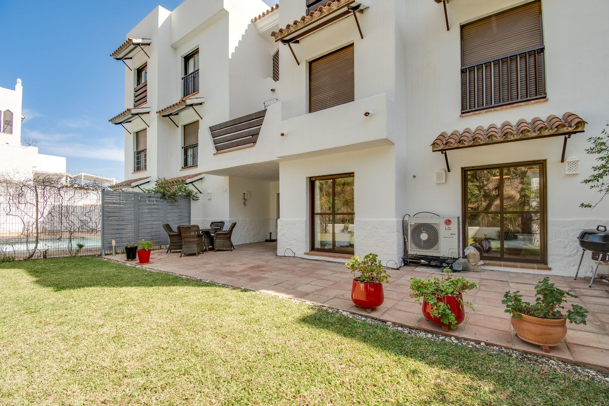 e43f96aa2312674238611199b654f74a - 2