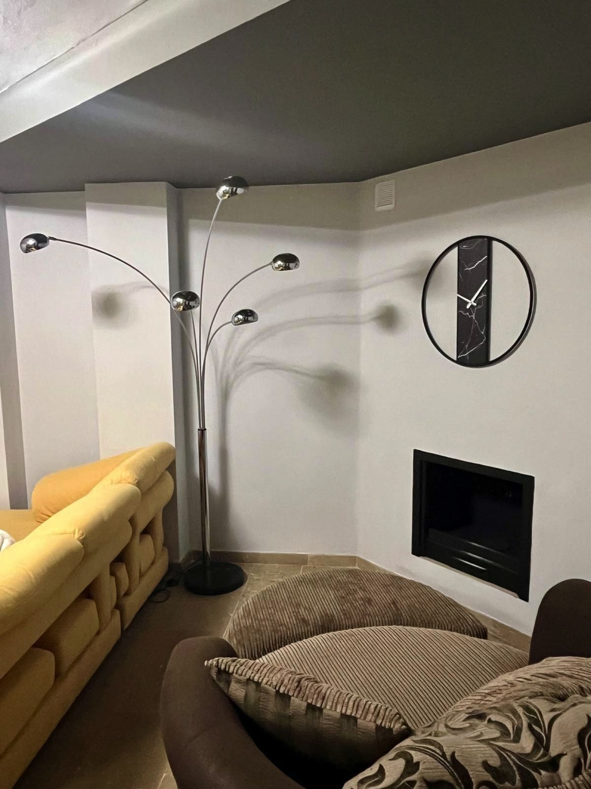 e52727fdd6082d04a64f127f9bb537be - 19